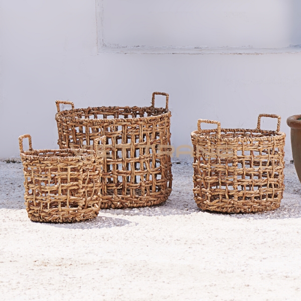 Basket with lids